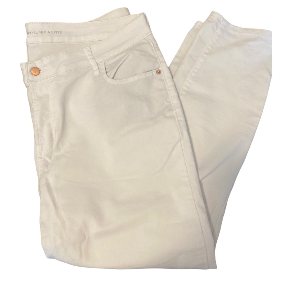 Old Navy, White, Rockstar Super Skinny Jeans, Size 18.  Like New.